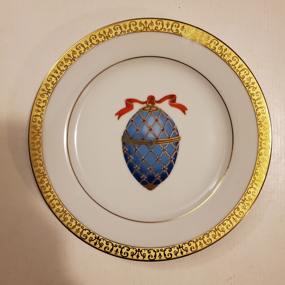 Royal Gallery Gold Buffet 1991 Faberge Egg Blue Red Ribbon Salad Plate Set 8.5”